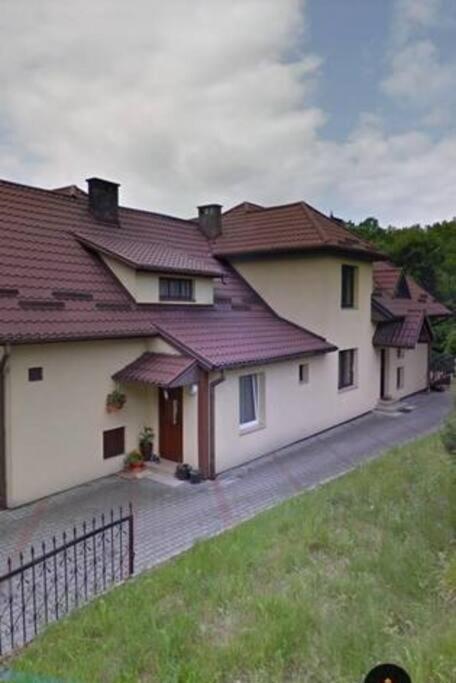 Urokliwy Dom W Nowym Saczu *